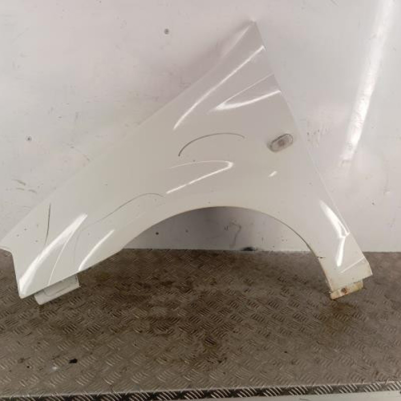 Aile avant gauche DACIA LOGAN 1