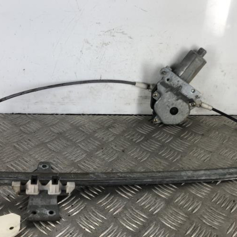 Leve vitre electrique avant droit MERCEDES VITO 638