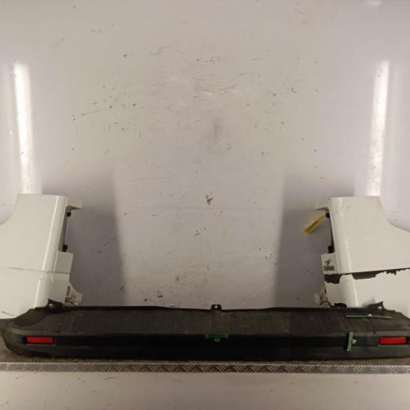 Pare choc arriere OPEL VIVARO 2